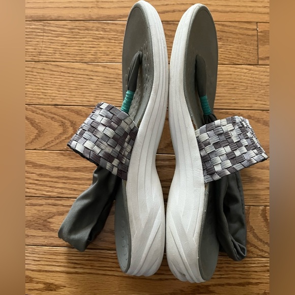 [US8]Vionic Serena Tia Thong Sandals with Woven Strap - Picture 4 of 7